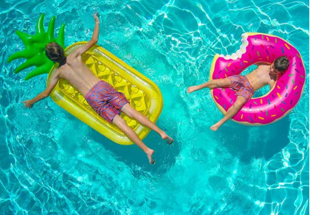 Menținerea curată a apei piscinei pentru copii: sănătate și siguranță fără clor