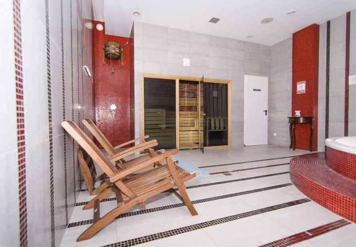Renovarea saunei cu sare de Himalaya în centrul sportiv și de wellness OAZIS