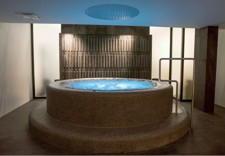 Centru spa INSULA DE EST