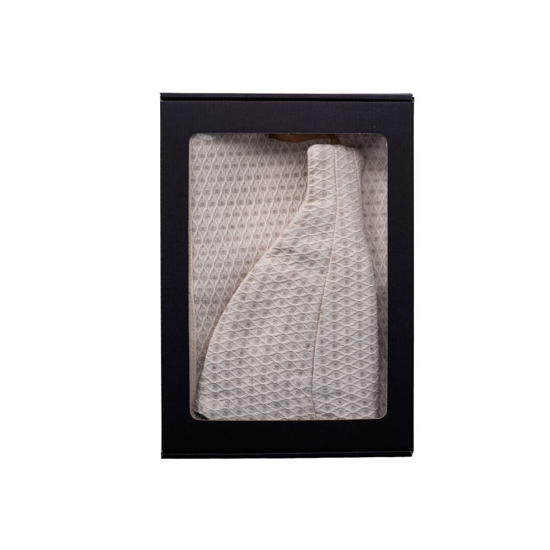 Set cadou într-o cutie cadou pentru EA. Căciulă și șorț de saună pentru femei - IN