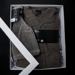 Set cadou in cutie cadou RENTO KENNO PENTRU EL. Halat de baie și pălărie  Set cadou in cutie cadou RENTO KENNO PENTRU EL. Halat de baie și pălărie