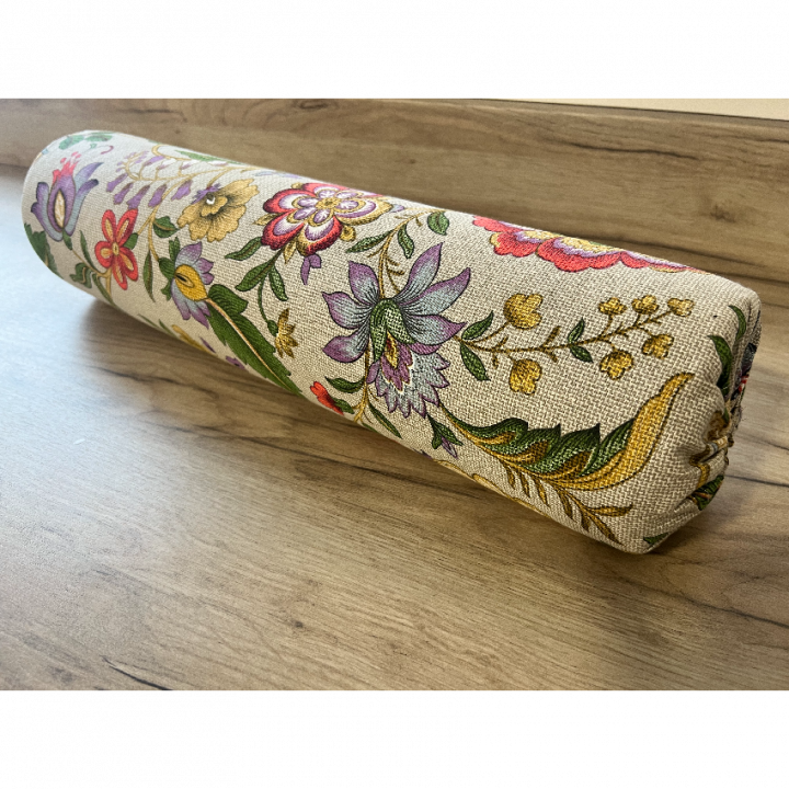 Rolă pentru picioare și cap, cu ornamente florale