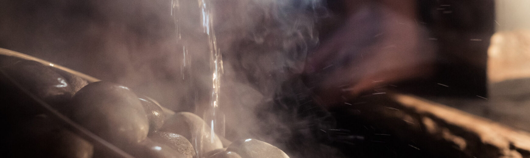 Poți turna apă pe un încălzitor electric de saună? Utilizarea corectă și greșeli frecvente