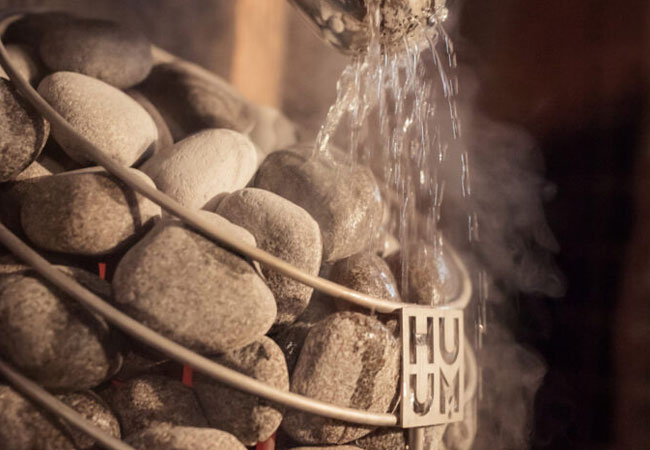 Poți turna apă pe un încălzitor electric de saună? Utilizarea corectă și greșeli frecvente