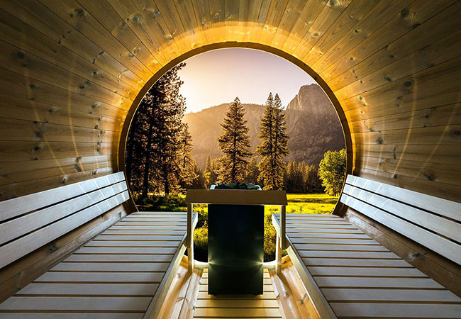 O fereastră mare în saună: când este nevoie de energie/izolație suplimentară?